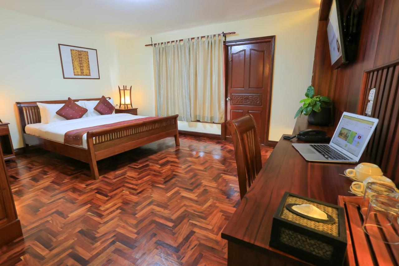Phongsavath Boutique Hotel Vientiane Bagian luar foto